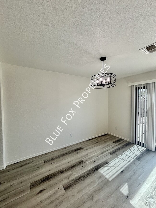 Building Photo - 5369 S Waterloo Ln
