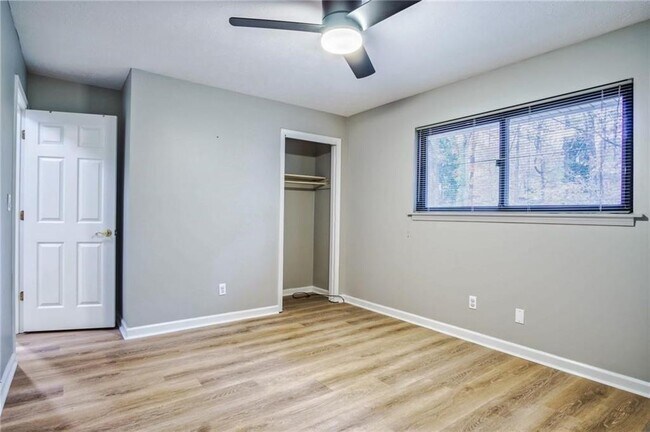 Building Photo - 3888 Viking Ct NW