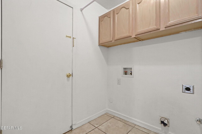 Building Photo - 636 Paseo Hermoso Dr