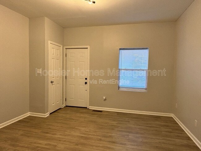 Building Photo - 1338 Barth Ave