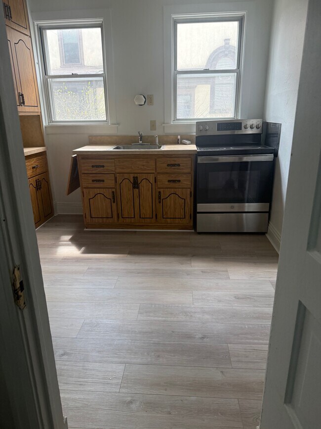 Building Photo - 1722 Wisconsin Ave