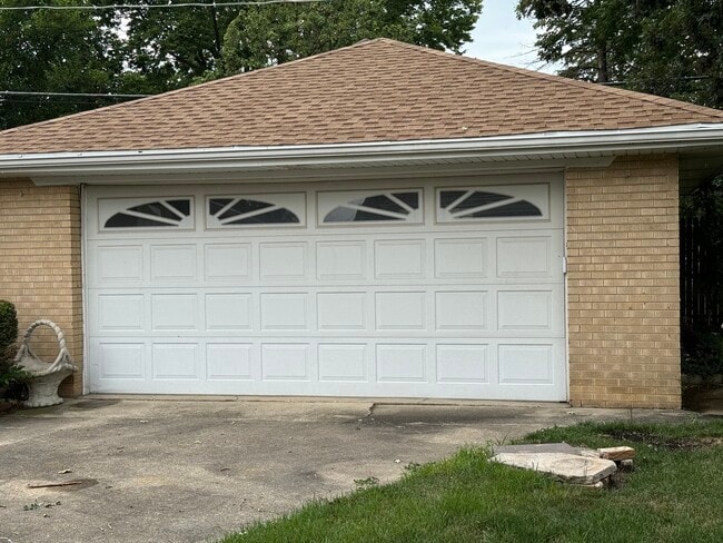 Building Photo - 1807 Oakland Ave