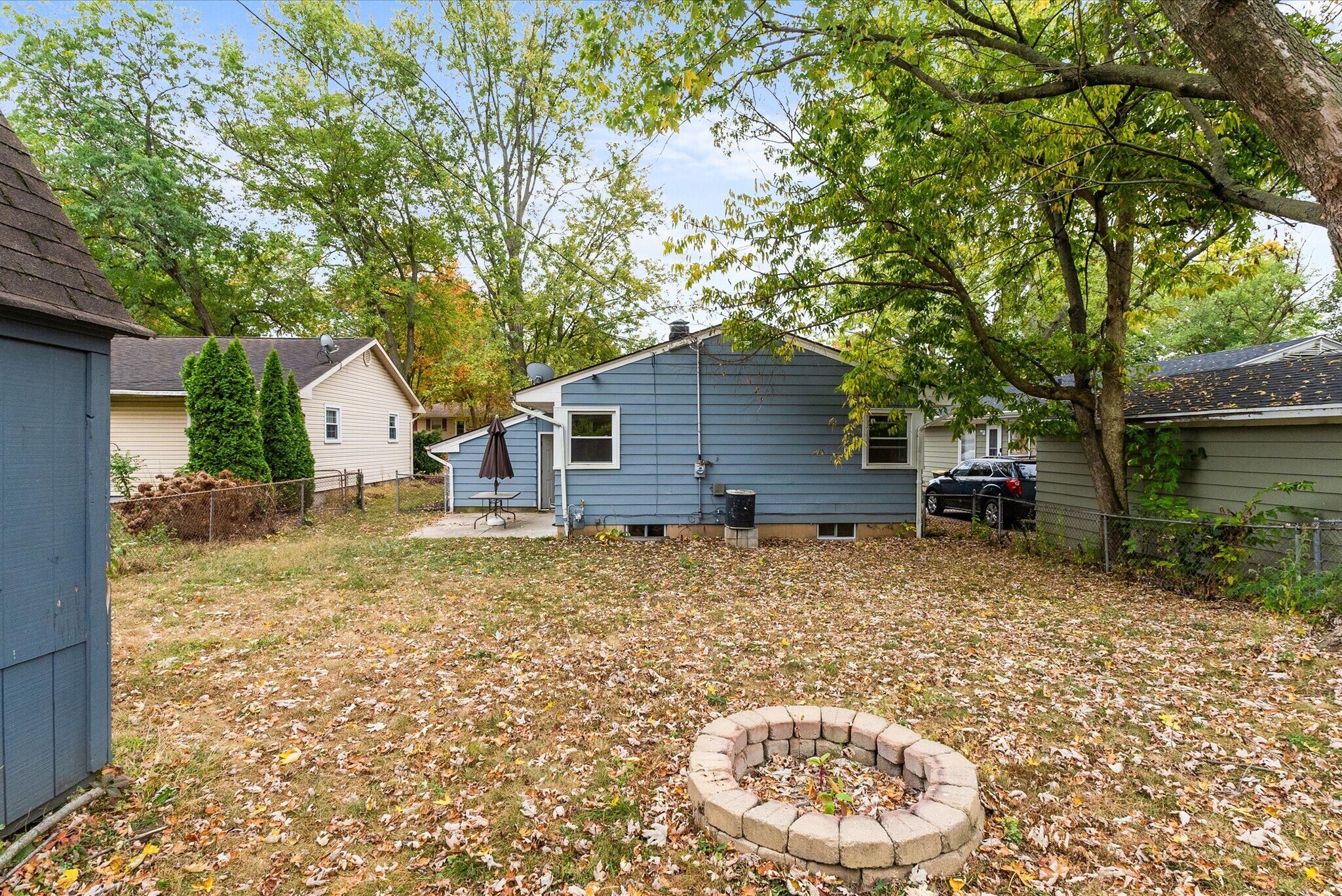 Building Photo - 1027 Curdes Ave