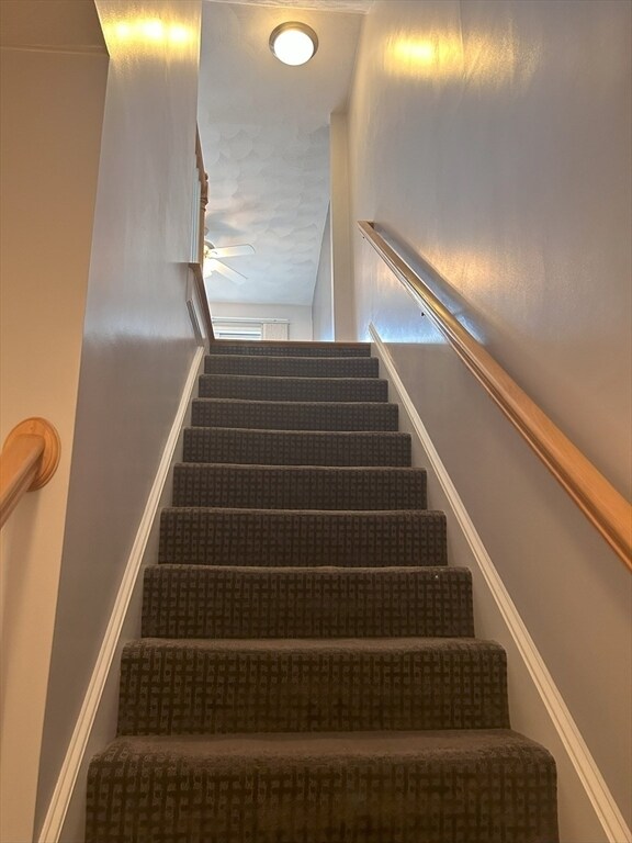 Building Photo - 933 Varnum Ave