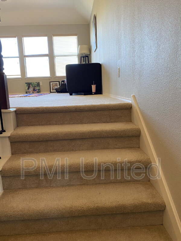 Building Photo - 15620 Gatehouse Dr