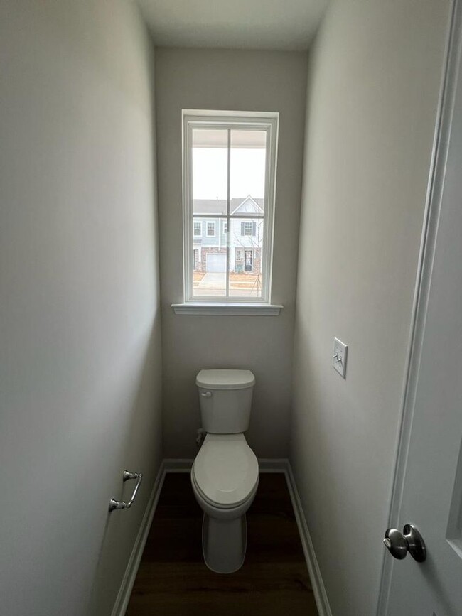 Building Photo - Townhome with 3BR/2.5BA Garage Located in ...