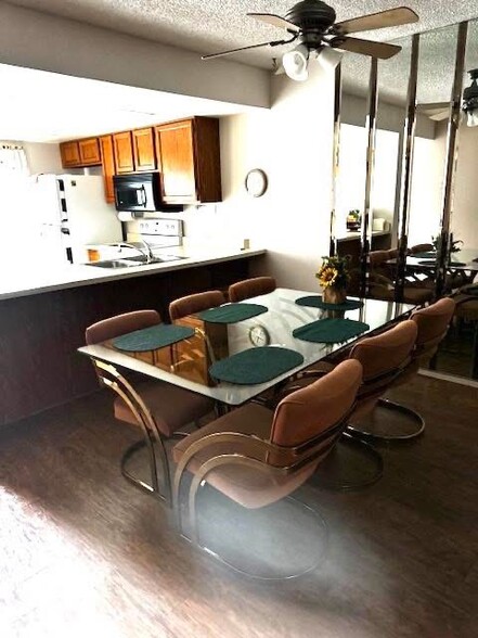 Dining - 607 S 79th Way