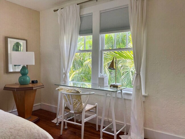 Building Photo - 446 27th St