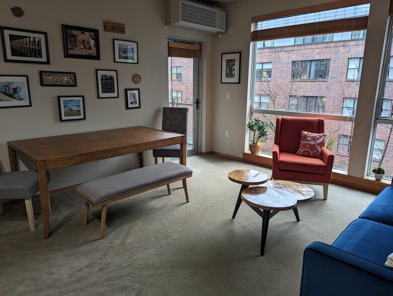 Building Photo - 1125 NW 9th Ave