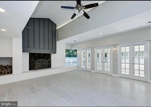 Building Photo - 709 Kresson Rd