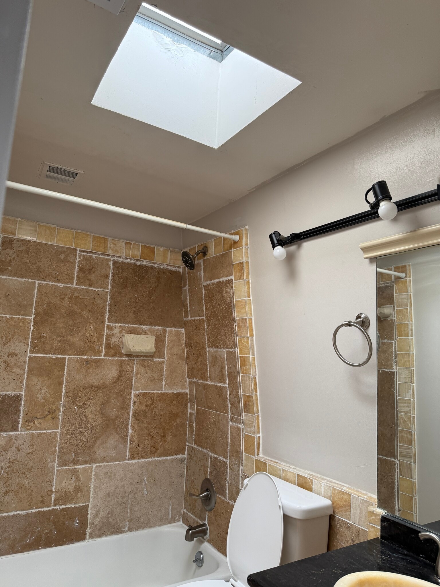 Building Photo - 2704 San Pedro St