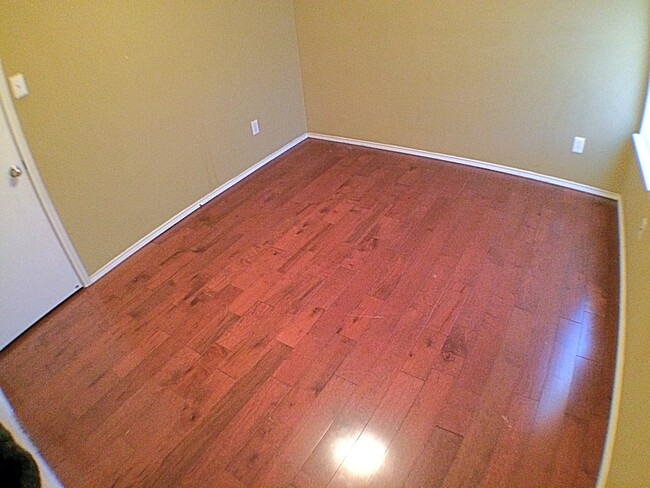 Building Photo - 3 Bedroom 2 Bath Gem In Crowley