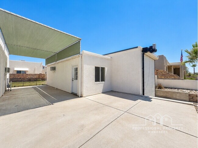 Building Photo - 3-bedroom, 3-bathroom home in Foothills Mobile Est