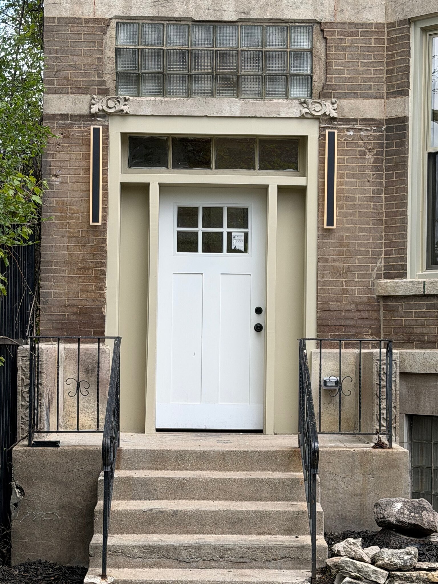 Building Photo - 7535 S Coles Ave