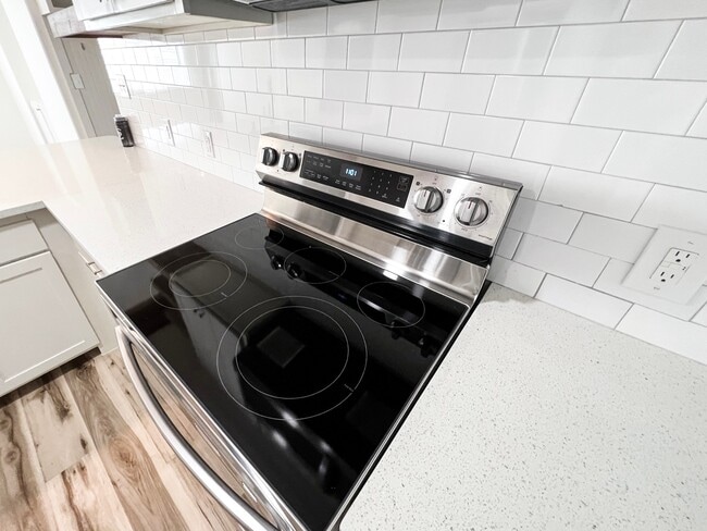 Building Photo - 2001 N Fm