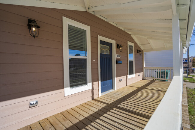 Porch from side access - 109 E Thompson Ave