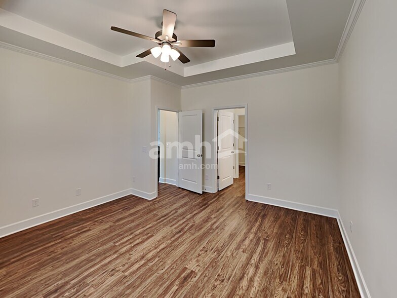 Building Photo - 3004 Esquire Dr