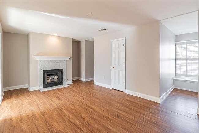 Building Photo - 3147 Crestmont Way NW