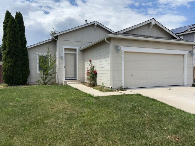 Primary Photo - Charming 3 Bedroom, 2 Bath Home in Peacefu...