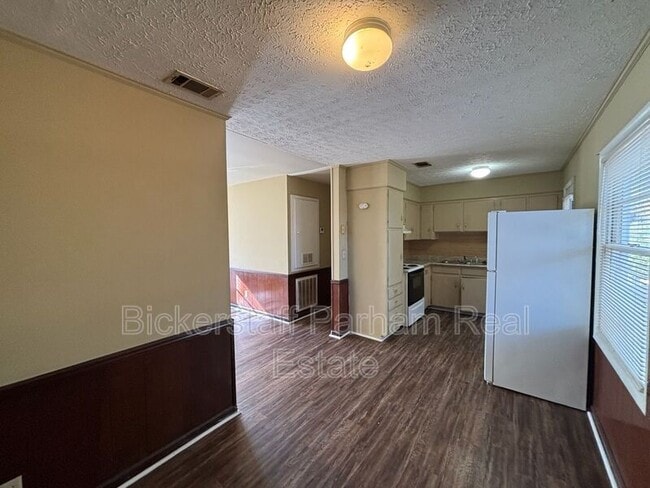 Building Photo - 4817 Josephine St