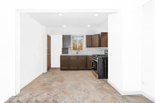 Building Photo - 22 Gotham Ave