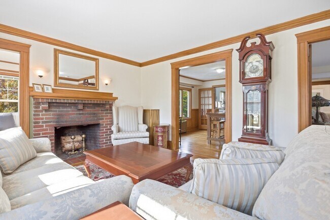 Building Photo - 131 Highland Ave