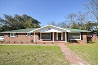 Building Photo - 3 Bedroom 1 bathroom lower level home in N...