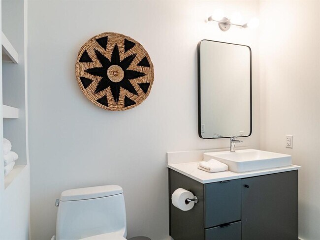 Building Photo - 2709 E 5th St.