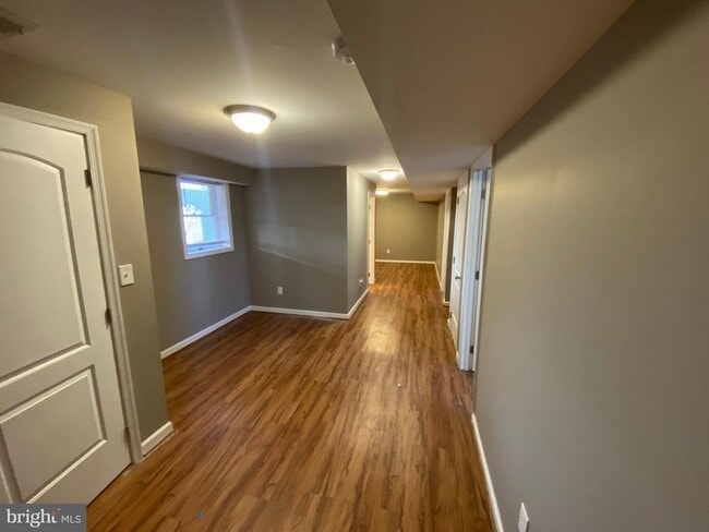 Building Photo - 224 Lake Sever Dr