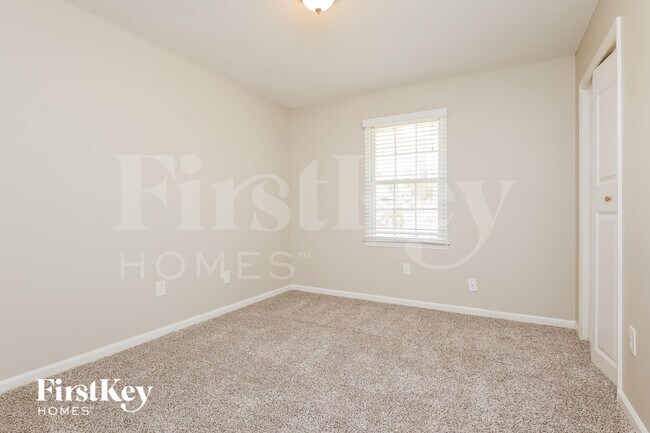 Building Photo - 303 Longstreet St