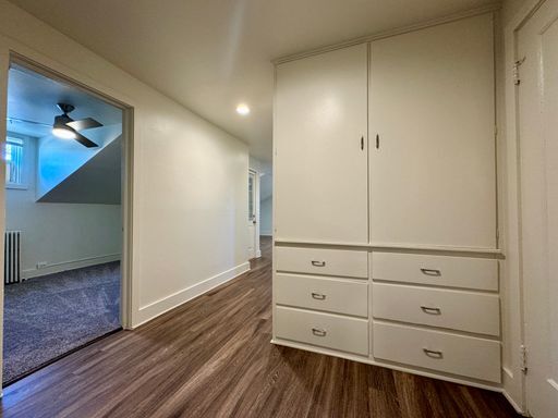 Building Photo - LARGE 2 Bed, 1 Bath Apartment Available NOW!!