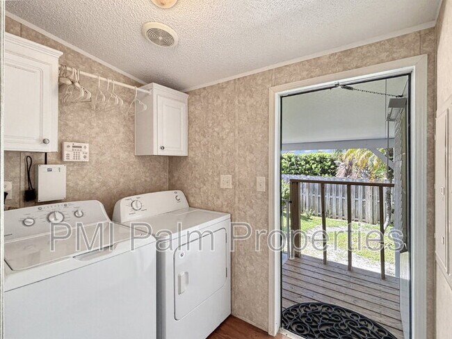 Building Photo - 7568 SE Swan Ave