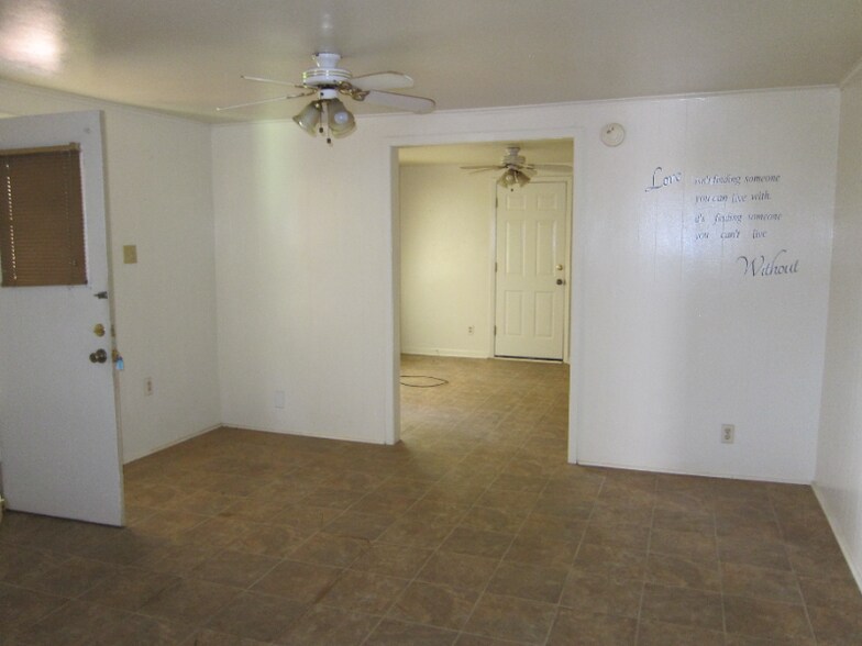 Building Photo - 3587 FM 2208