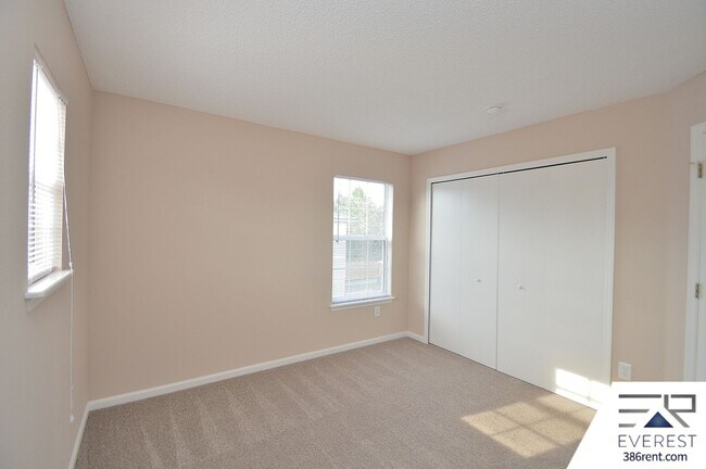 Building Photo - SPACIOUS, FULLY FENCED 4/2.5/2 IN DESIRABLE MATANZAS WOODS