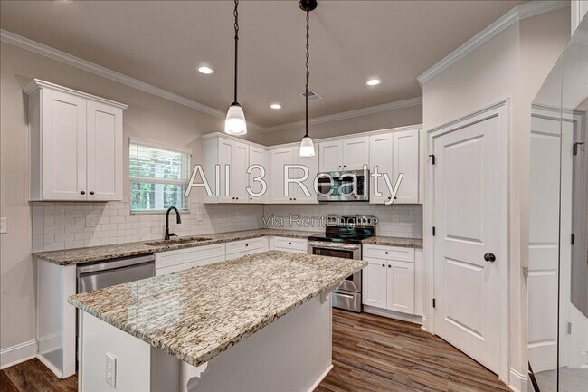 Building Photo - 225 Barnett Ln Ln