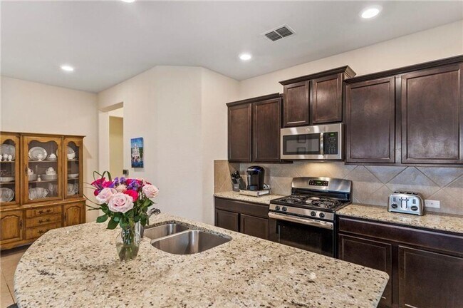 Building Photo - 495 Shale Cir
