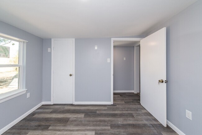 Building Photo - 3323 Silverside Dr