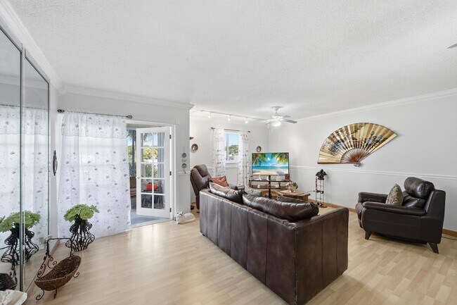 Building Photo - 4851 NW 21st St