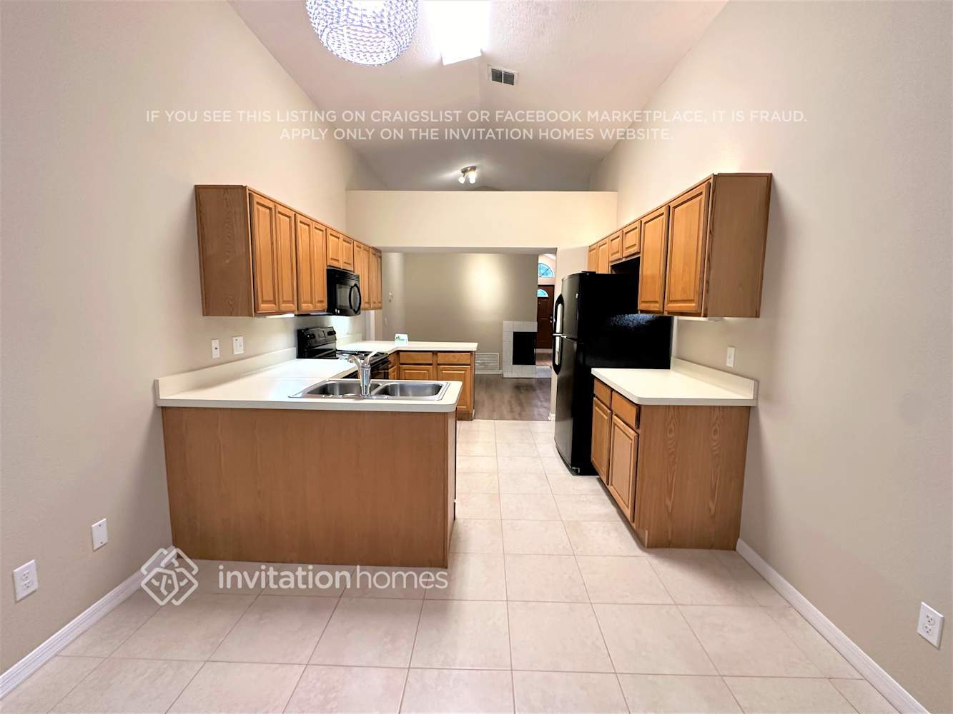 Building Photo - 1453 Hyde Park Dr