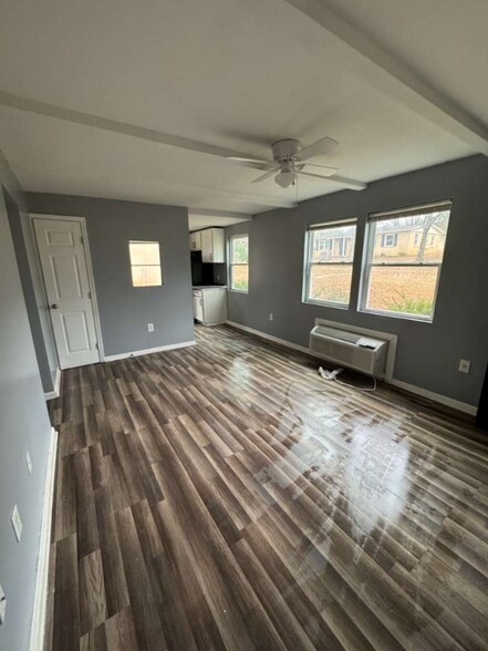 Primary Photo - 201 Chandler Dr