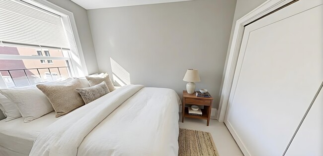 Building Photo - 9 Anderson St