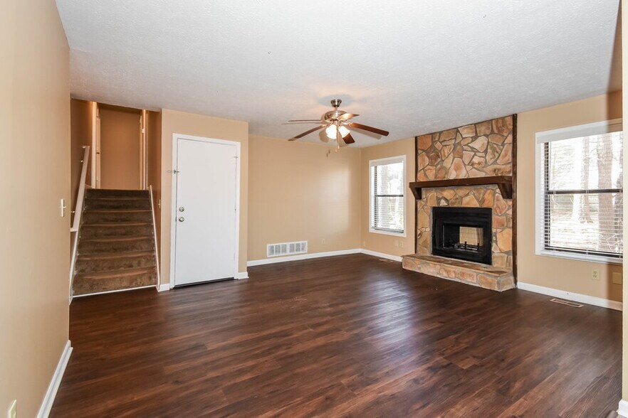 Building Photo - 2990 Fetlock Dr SW