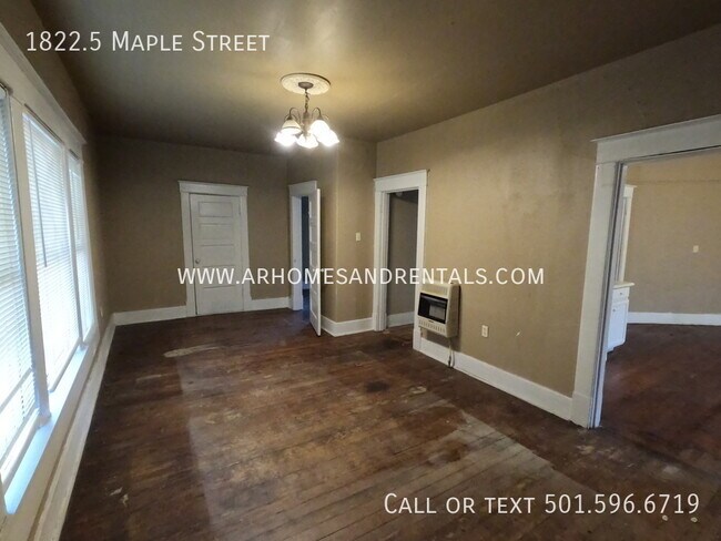 Building Photo - 1822.5 Maple St