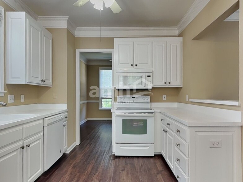Building Photo - 4909 Heritage Woods Ct