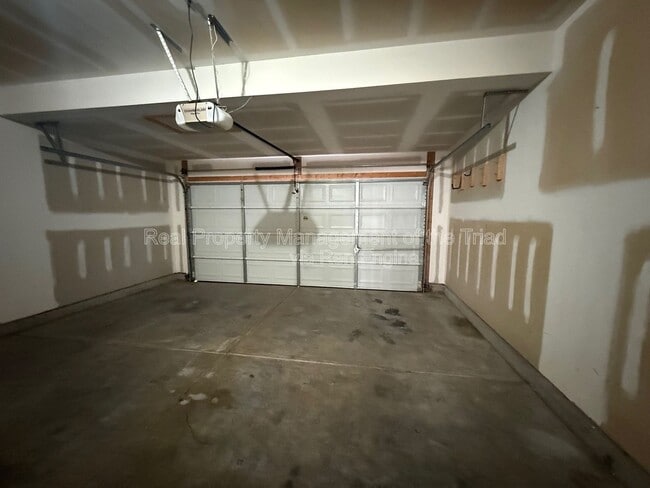 Building Photo - 5472 Shirley Jean Ct