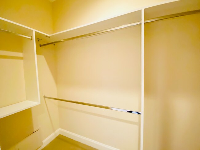 Building Photo - 10630 Wilkins Ave