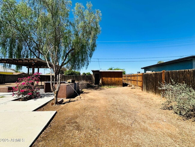 Building Photo - 316 N 84th Pl