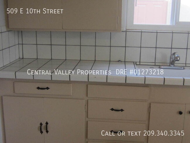 Building Photo - 509 10th St