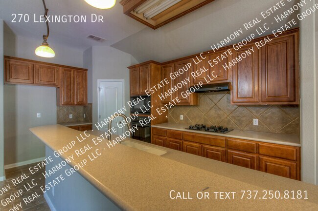 Building Photo - 270 Lexington Dr