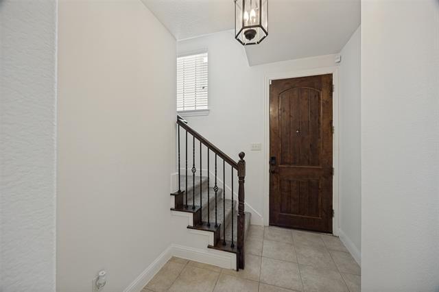 Building Photo - 7919 Parkwood Blvd